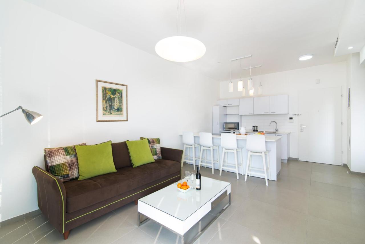Hilton Bay Apartment With The Shelter Tel Aviv Eksteriør bilde